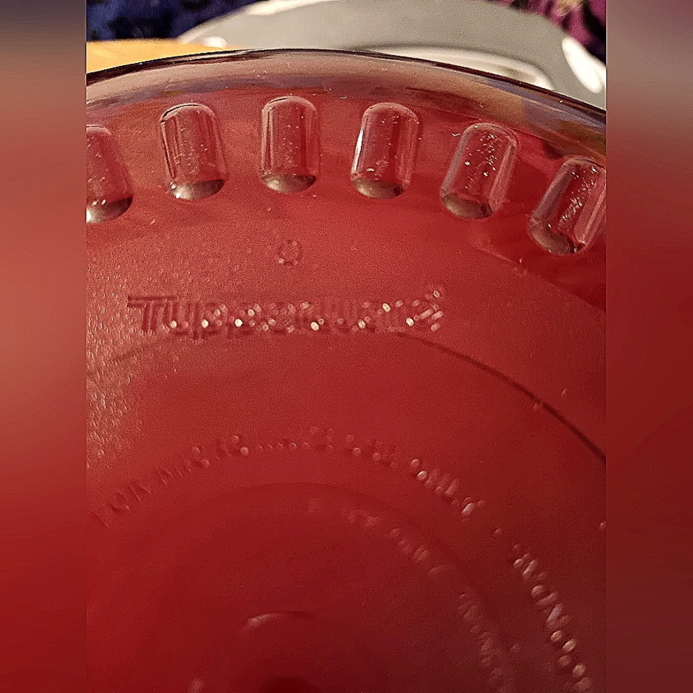 Tupperware bowl - Picture 3 of 4